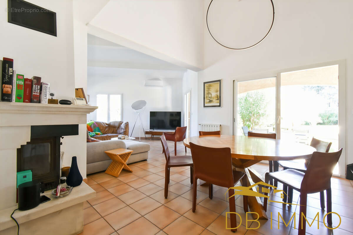 Maison à CHATEAUNEUF-DE-GADAGNE