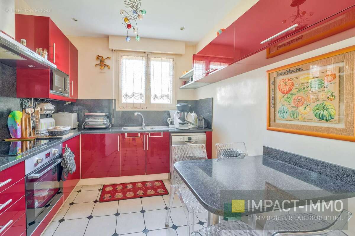 Appartement à COURBEVOIE