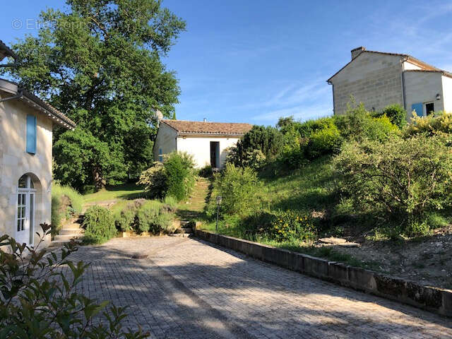 Maison à SAINT-EMILION