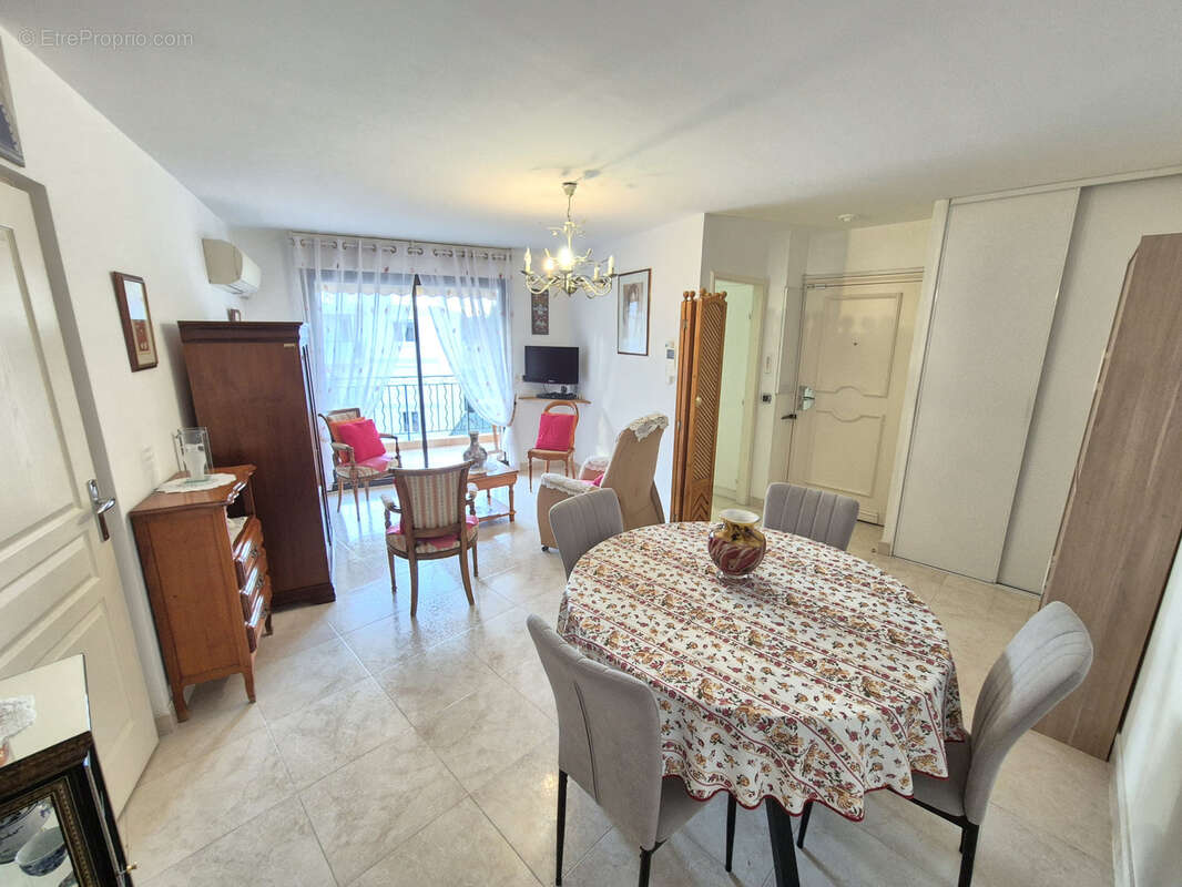 Appartement à HYERES
