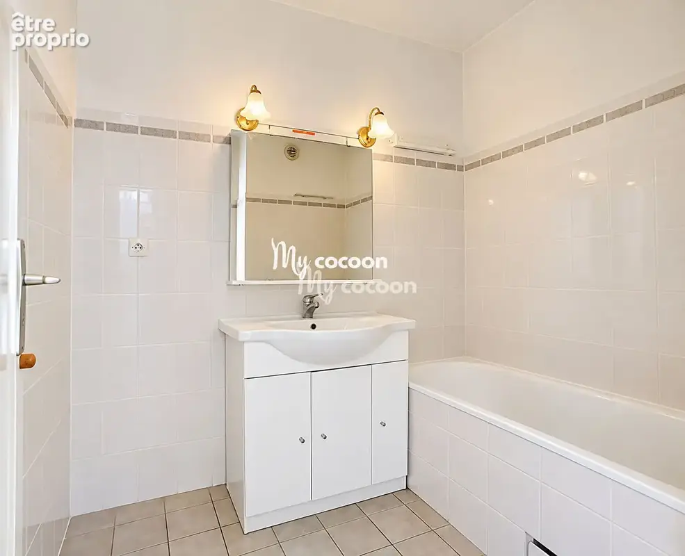 Place Saint Louis - T3 - 70 m² - Balcon Cave - photo 8