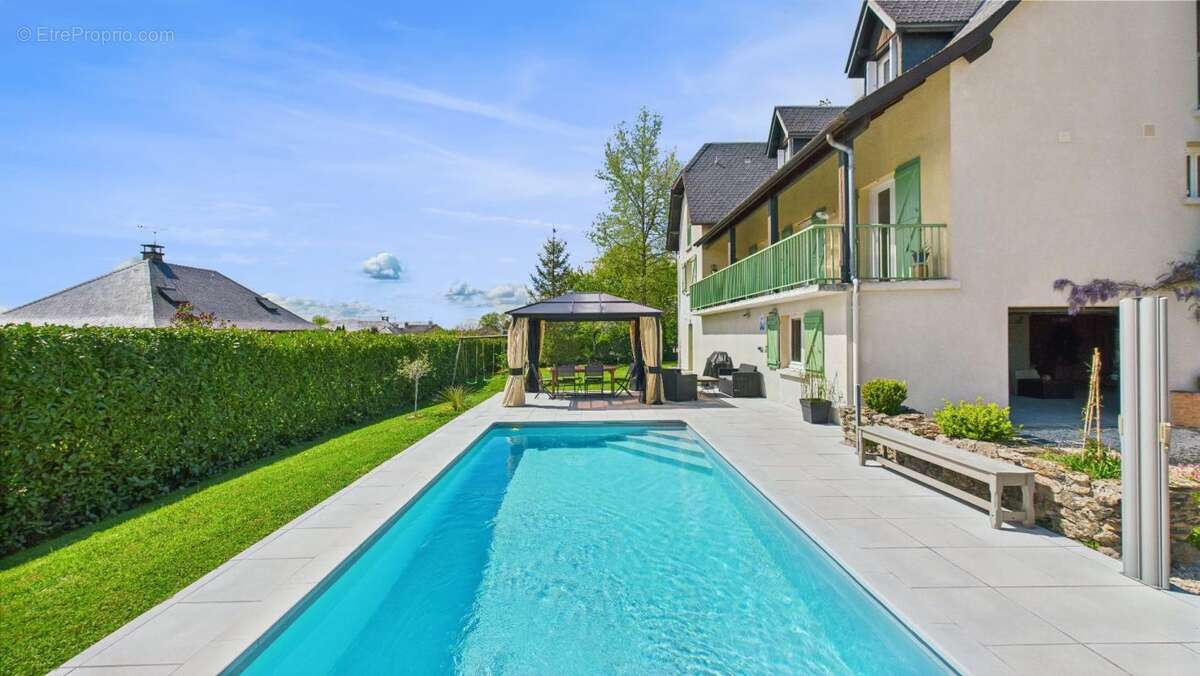 Maison à LUC-LA-PRIMAUBE