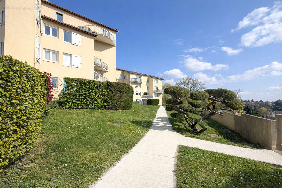 Appartement à SAINT-GENIS-LAVAL