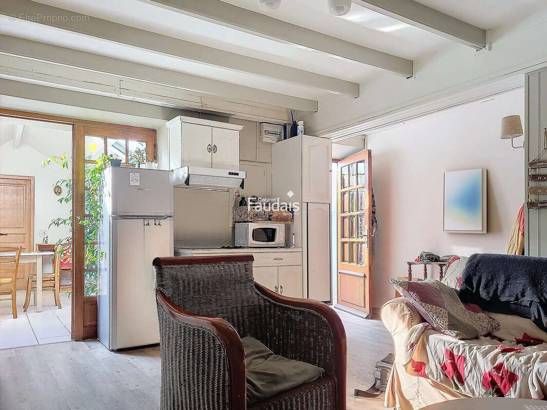 Maison 84 m² à Regneville-Sur-Mer  - photo 4