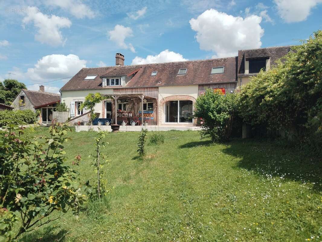 Maison à EGREVILLE