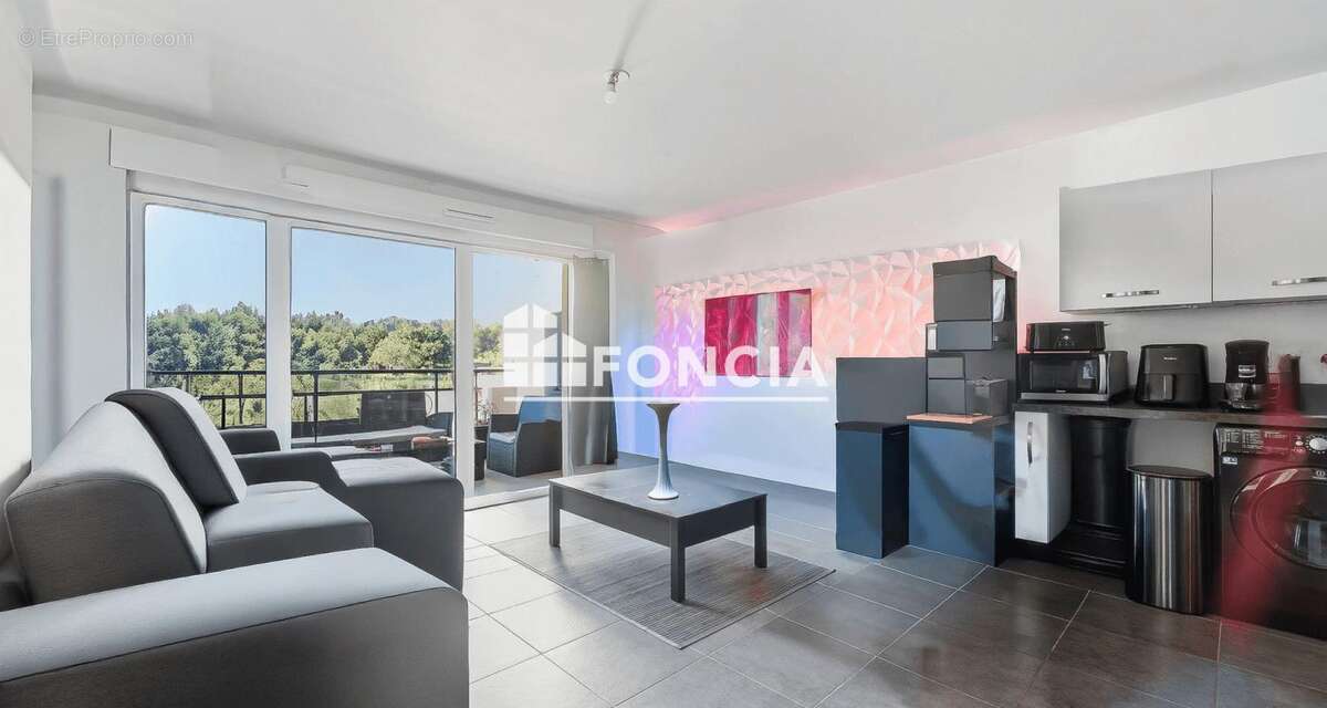 Appartement à VILLENEUVE-LOUBET