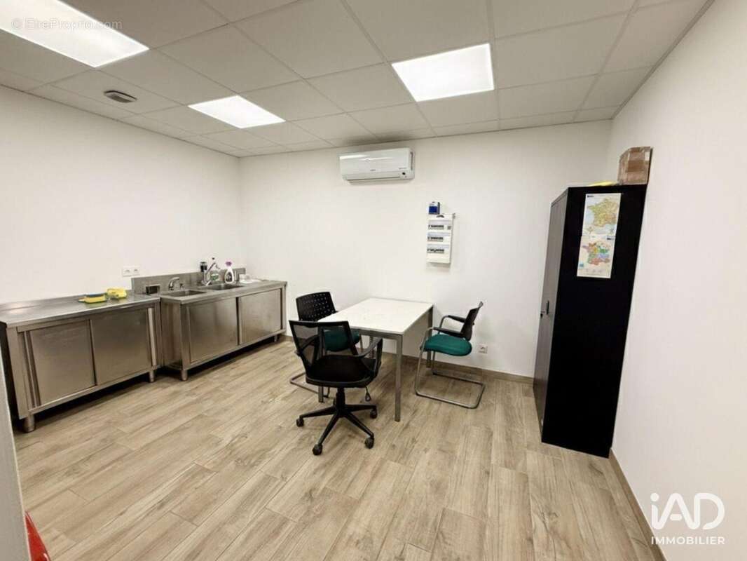 Photo 5 - Commerce à ROCHE-LA-MOLIERE