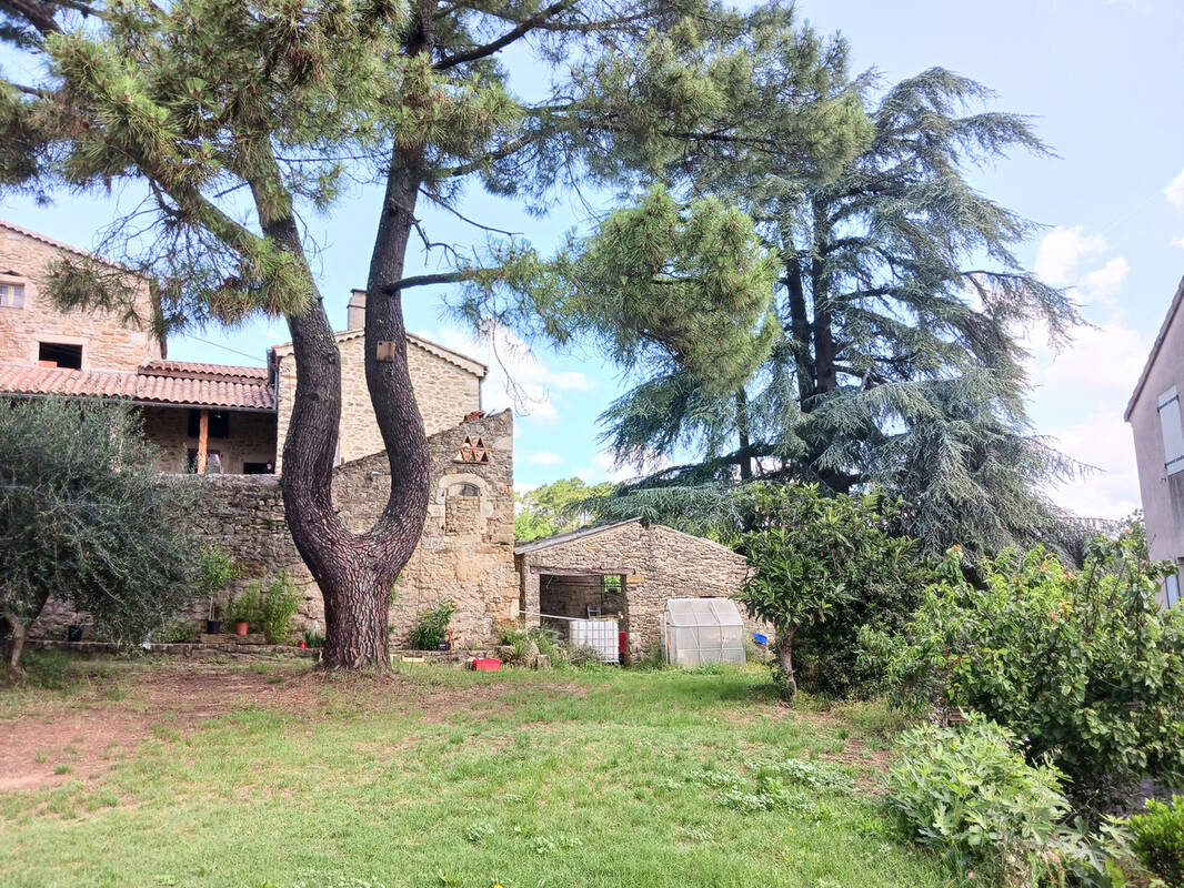 Maison à SAINT-ETIENNE-DE-FONTBELLON