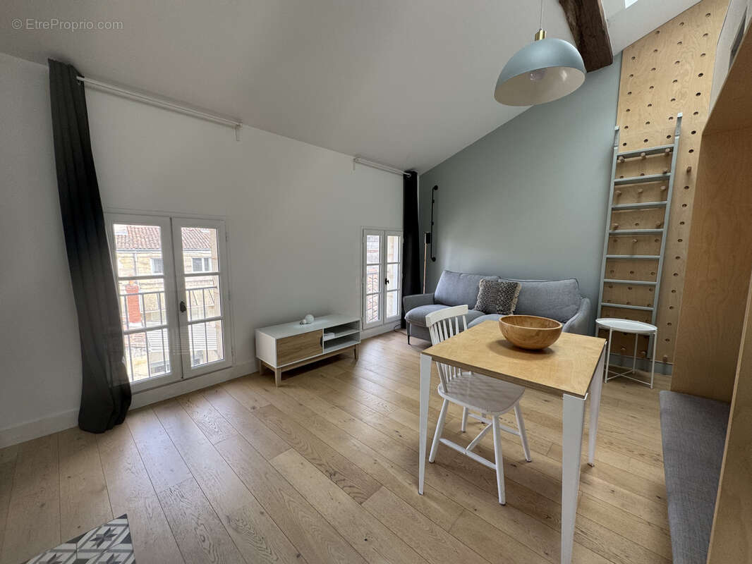 Appartement à BORDEAUX