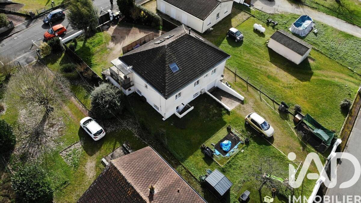 Photo 1 - Maison à CHATELLERAULT