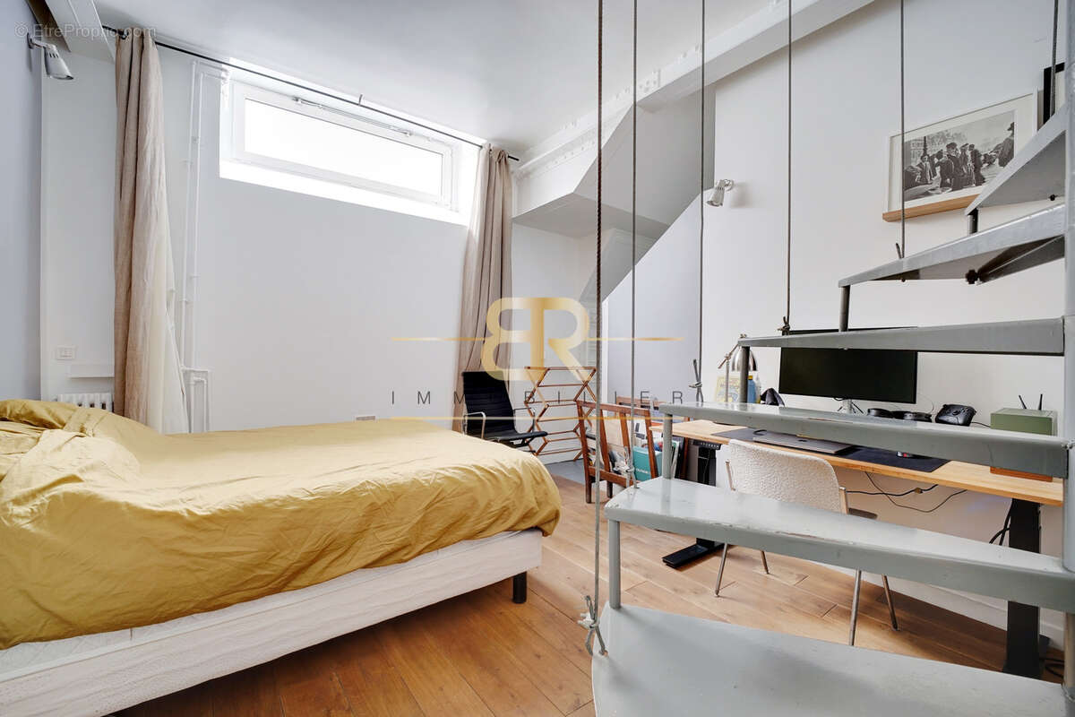 Appartement à PARIS-10E