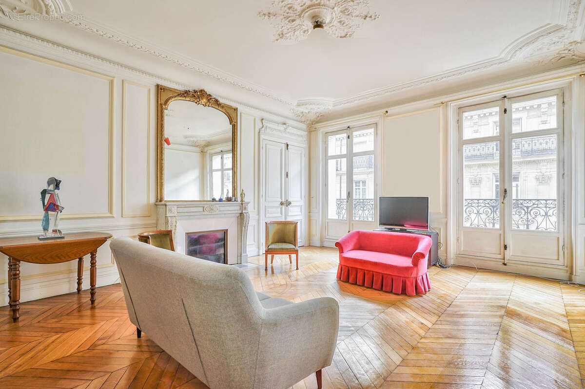 Appartement à PARIS-17E