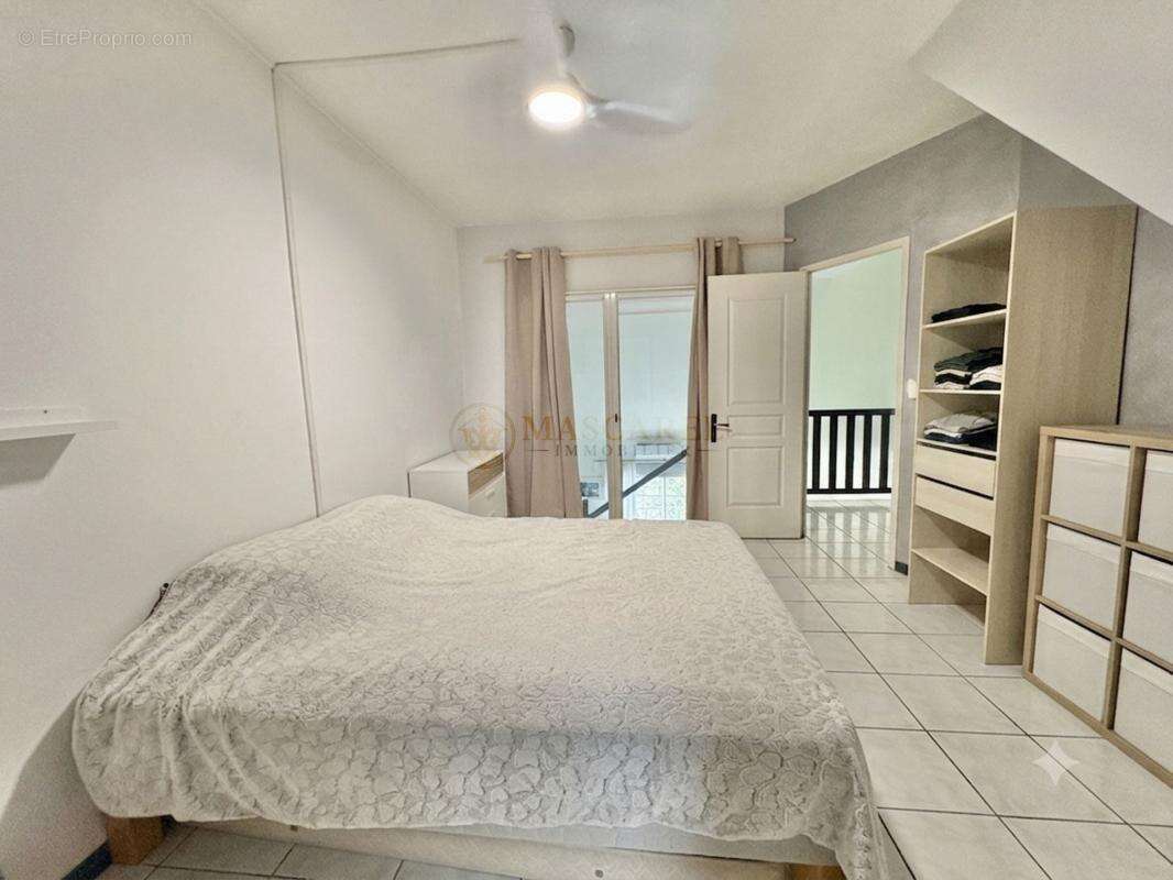 Beau Triplex Centre-ville Saint-Pierre - photo 8