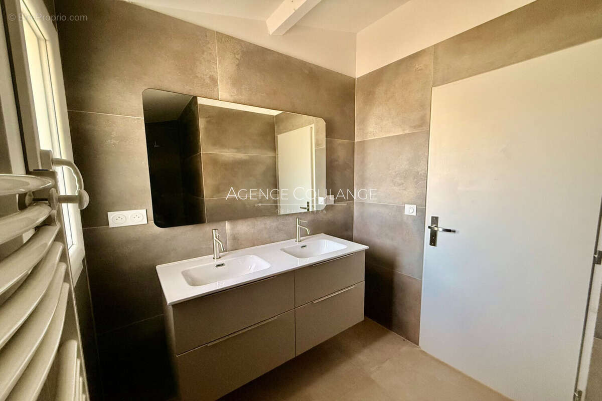 Appartement à SAINT-CYR-SUR-MER