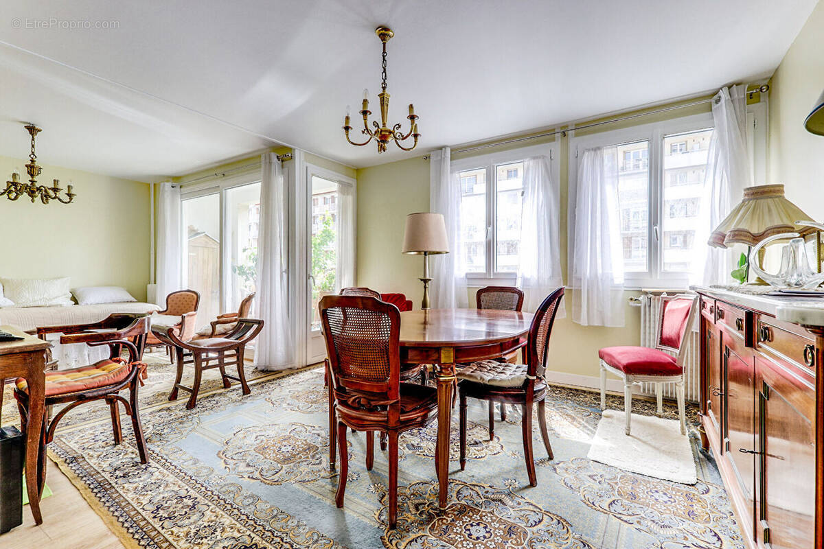 Appartement à PARIS-11E