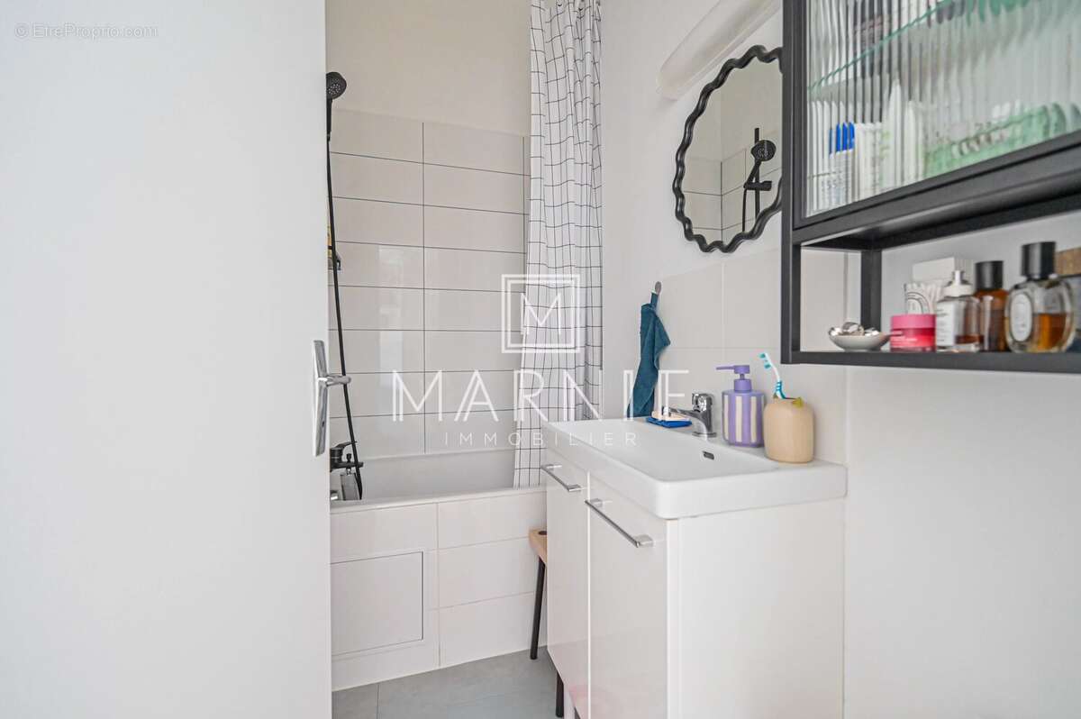 Appartement à PARIS-17E