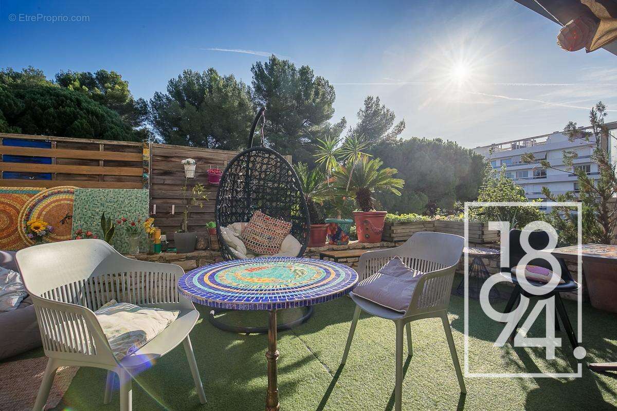 Superbe appartement T3 rénové de 74m2 avec grande terrasse Carré d'or - photo 3