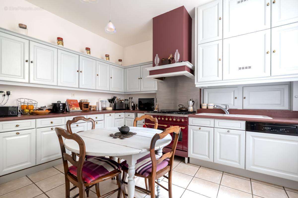 Appartement à PARIS-1E