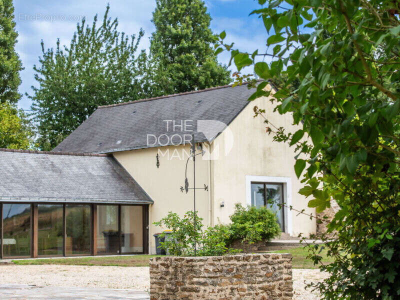 Maison à COSSE-LE-VIVIEN