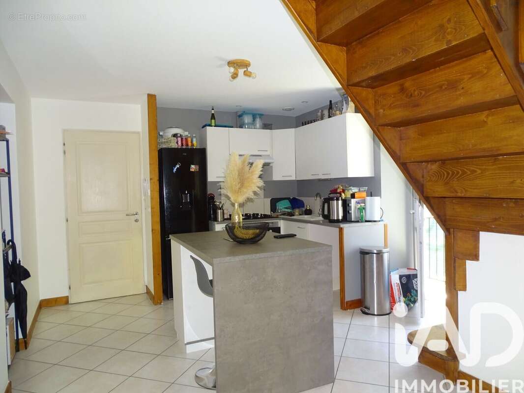 Photo 2 - Appartement à SAINT-ETIENNE-DE-CUINES