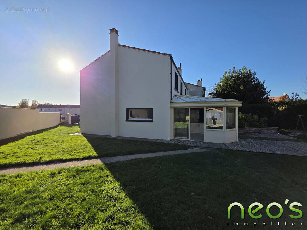 Maison à MORTAGNE-SUR-SEVRE