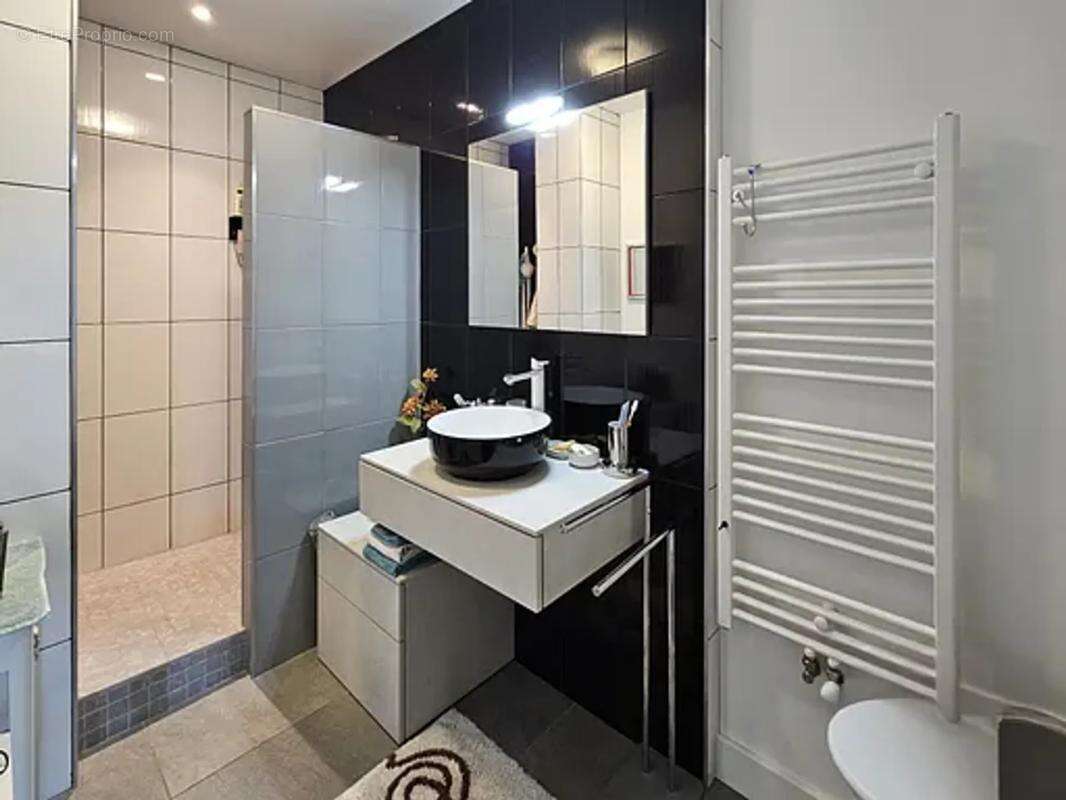 Appartement à PAREMPUYRE