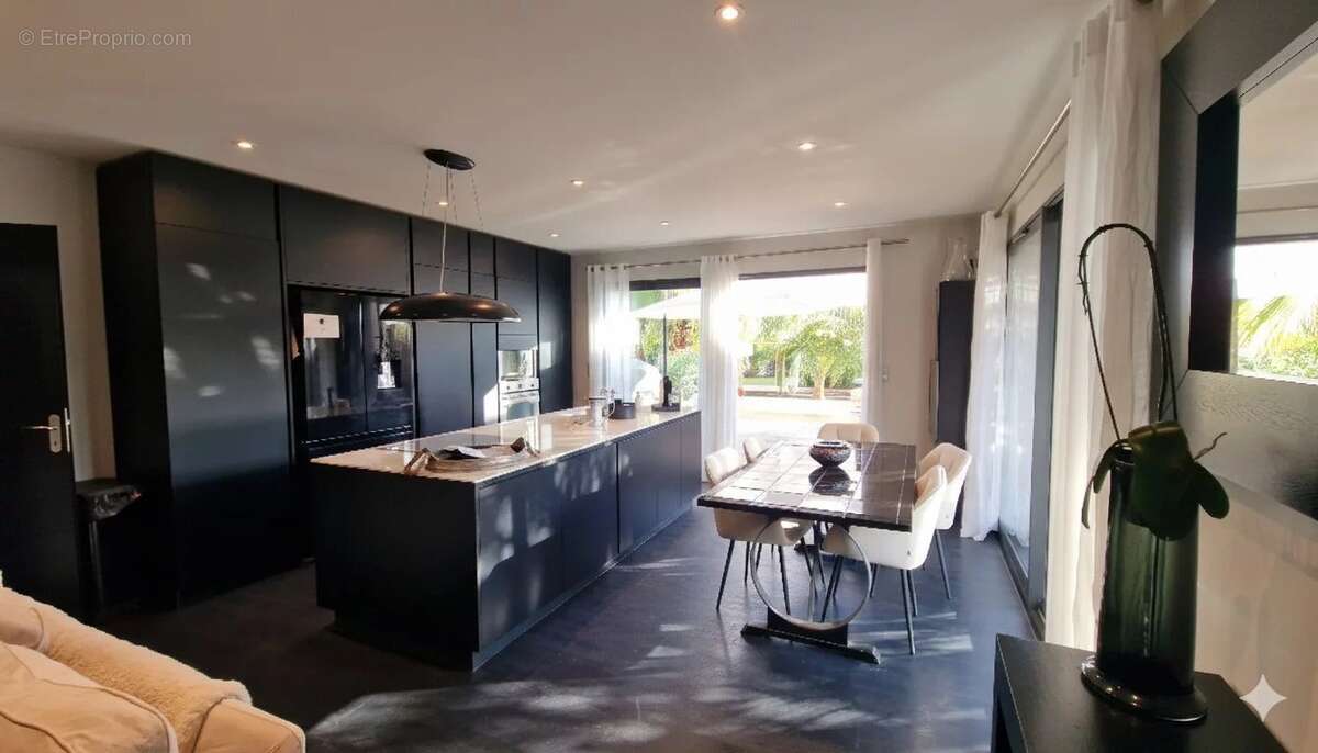 Maison à LA COLLE-SUR-LOUP