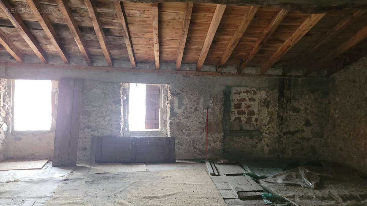 Maison de village en pierre à rénover - 220 m2 à Coustouges - photo 12