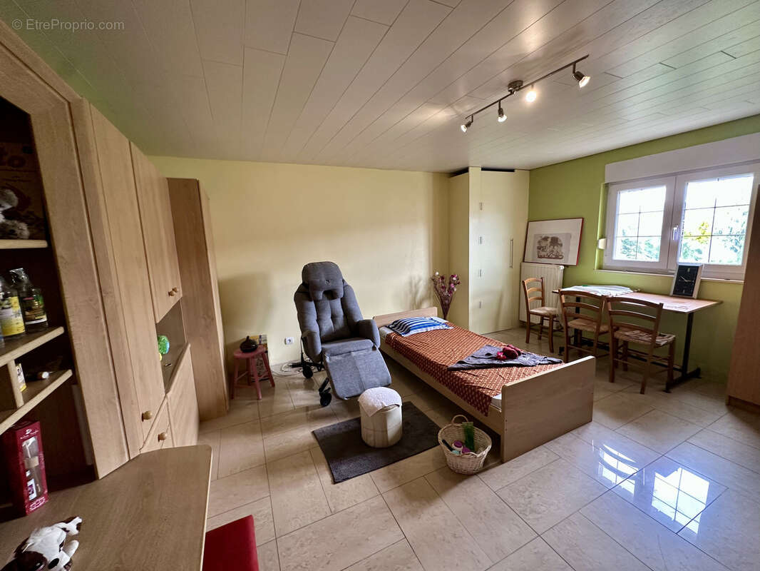 Maison à CHARENCY-VEZIN