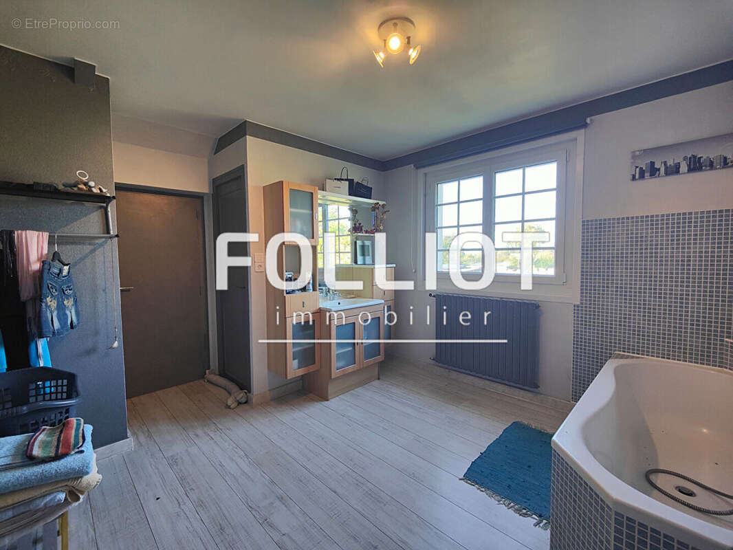 Maison à SAINT-FROMOND