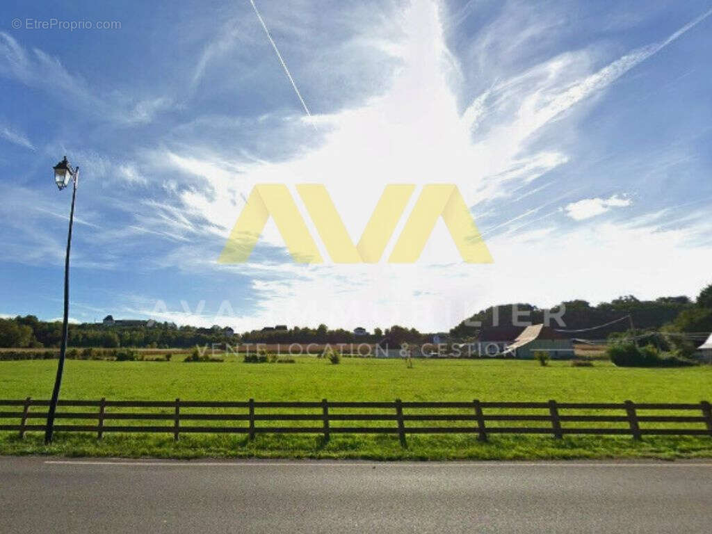 Terrain à VIELLENAVE-DE-NAVARRENX