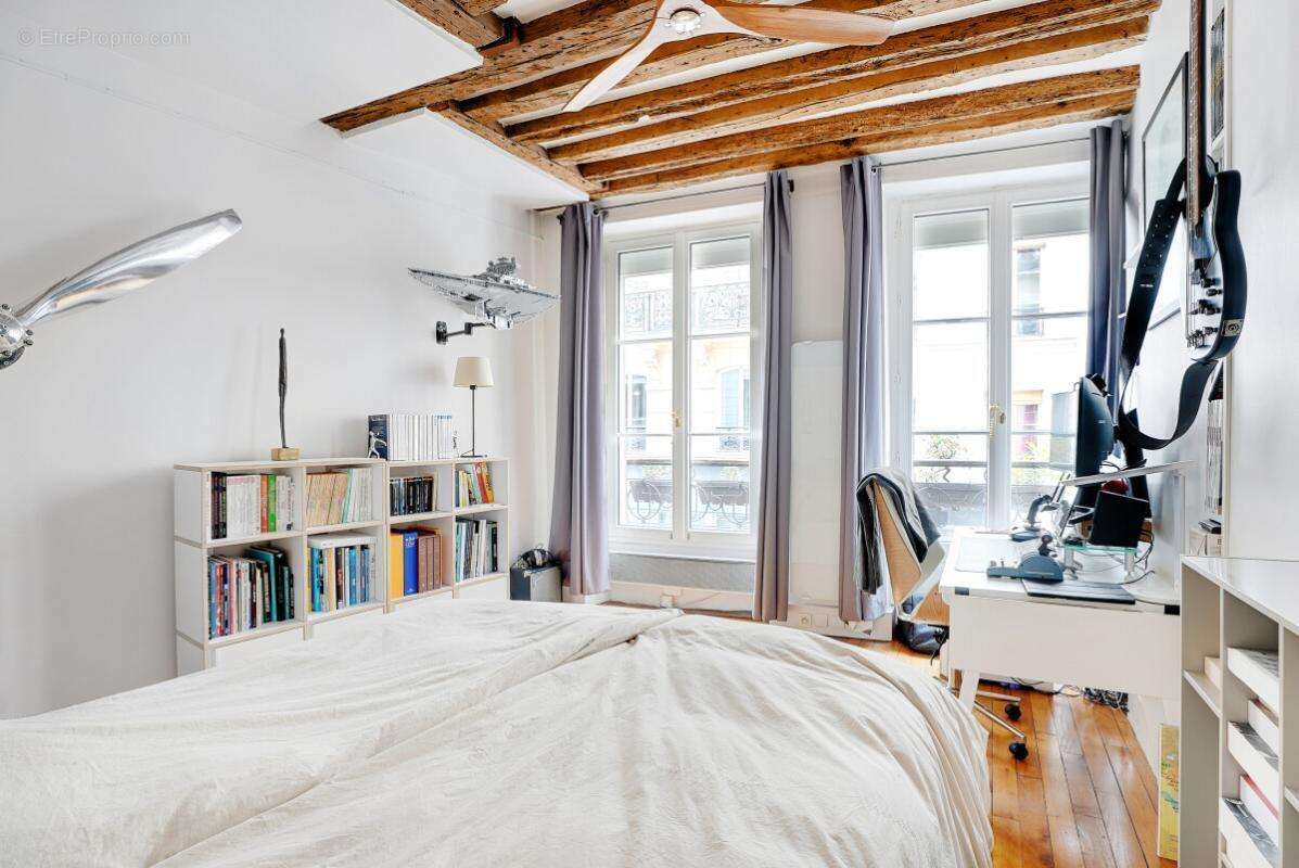 Appartement à PARIS-2E