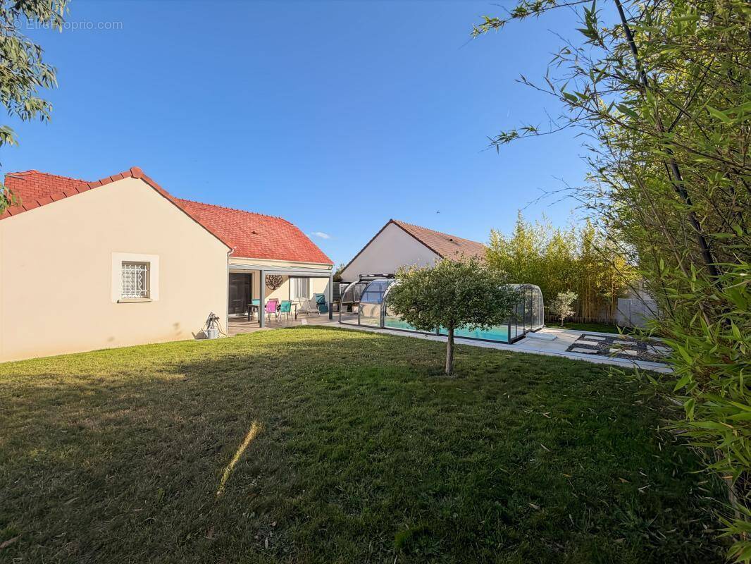 Maison à MARCILLY-EN-VILLETTE