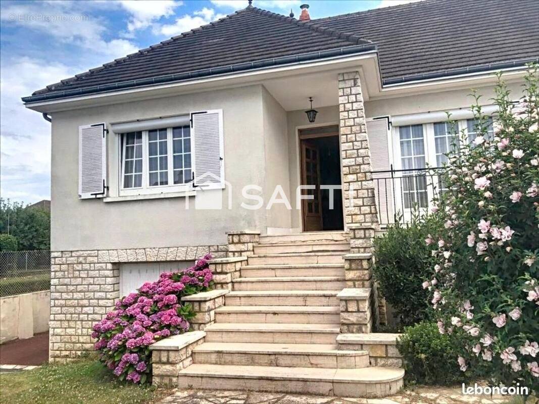 Photo 1 - Maison à SAINT-SULPICE-DE-POMMERAY