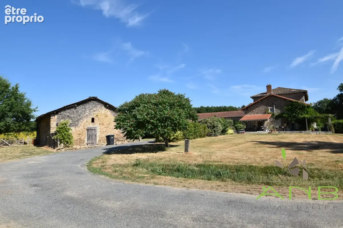 Maison 317 m² à Saint-Bazile  - photo 5