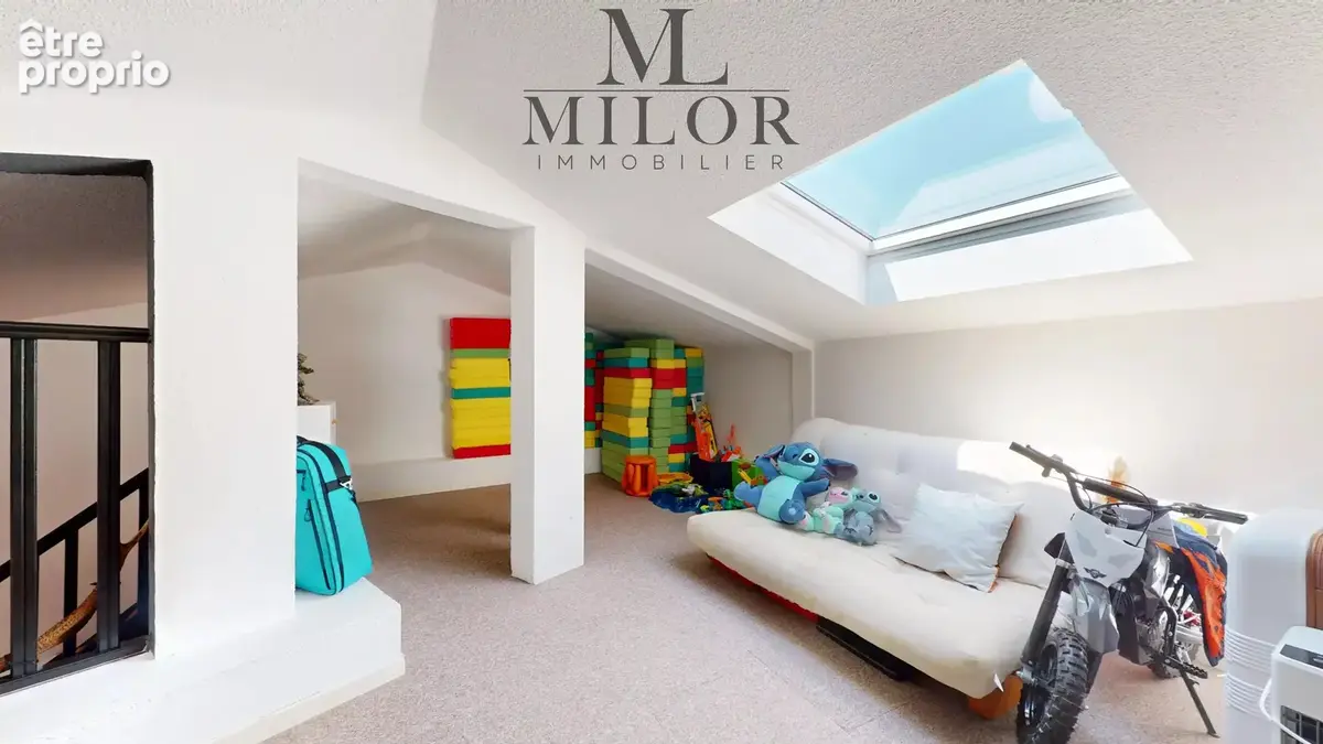 Saint-martin-du-var – dernier étage, 5 pièces avec mezzanine et deux balcons - photo 11