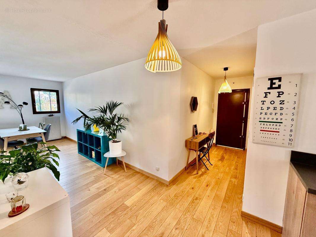 Appartement à VENCE