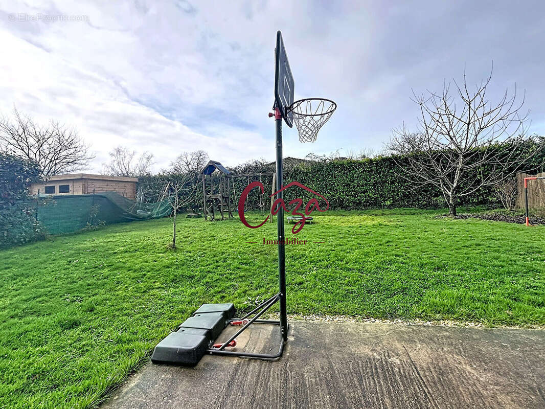 Maison à CAMBLANES-ET-MEYNAC