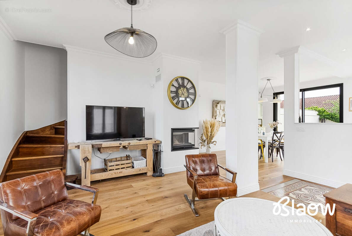 Maison 152 m² à Decines-Charpieu  - photo 5