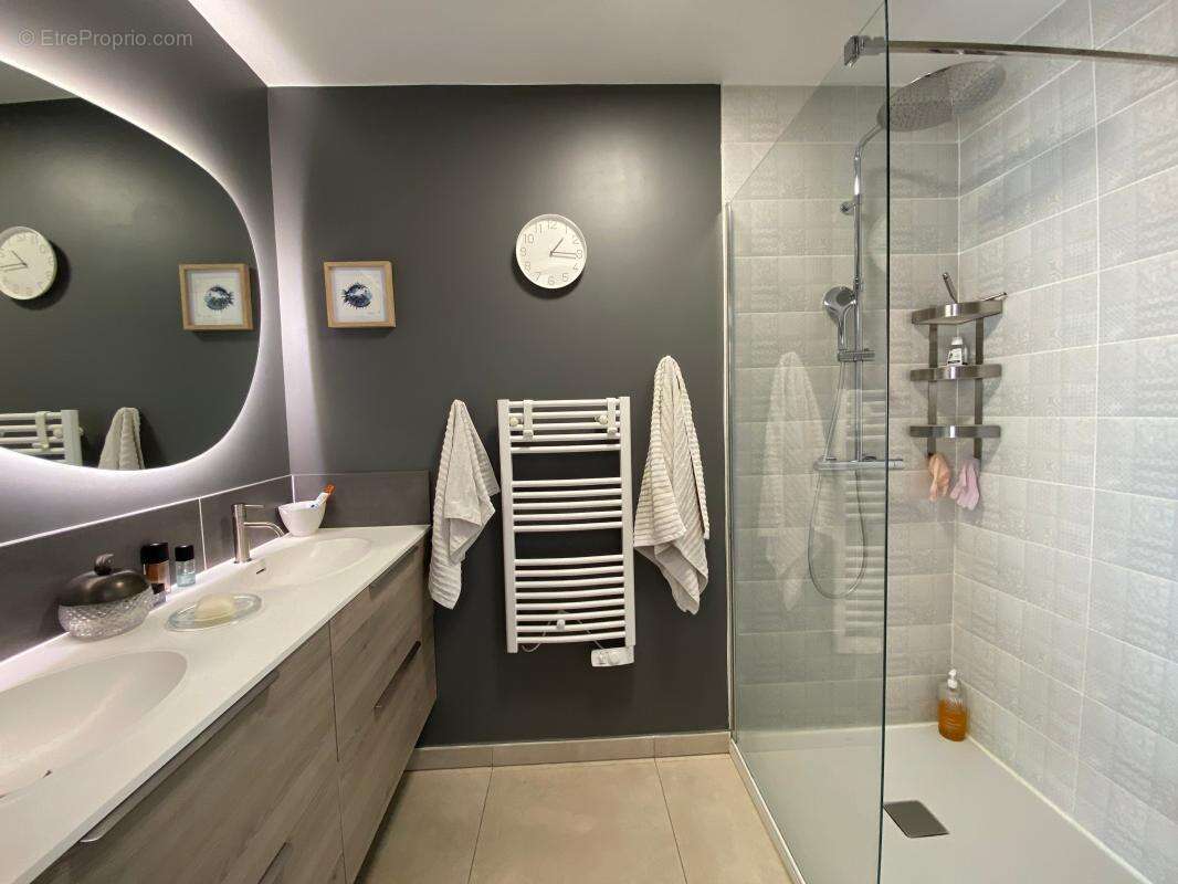 Appartement à MAUGUIO