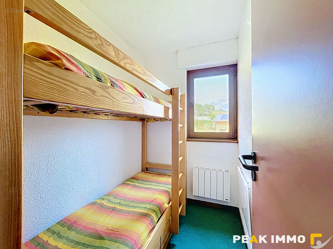 F2 + chambre cabine et alcôve - 36 m2 - Combloux - photo 5