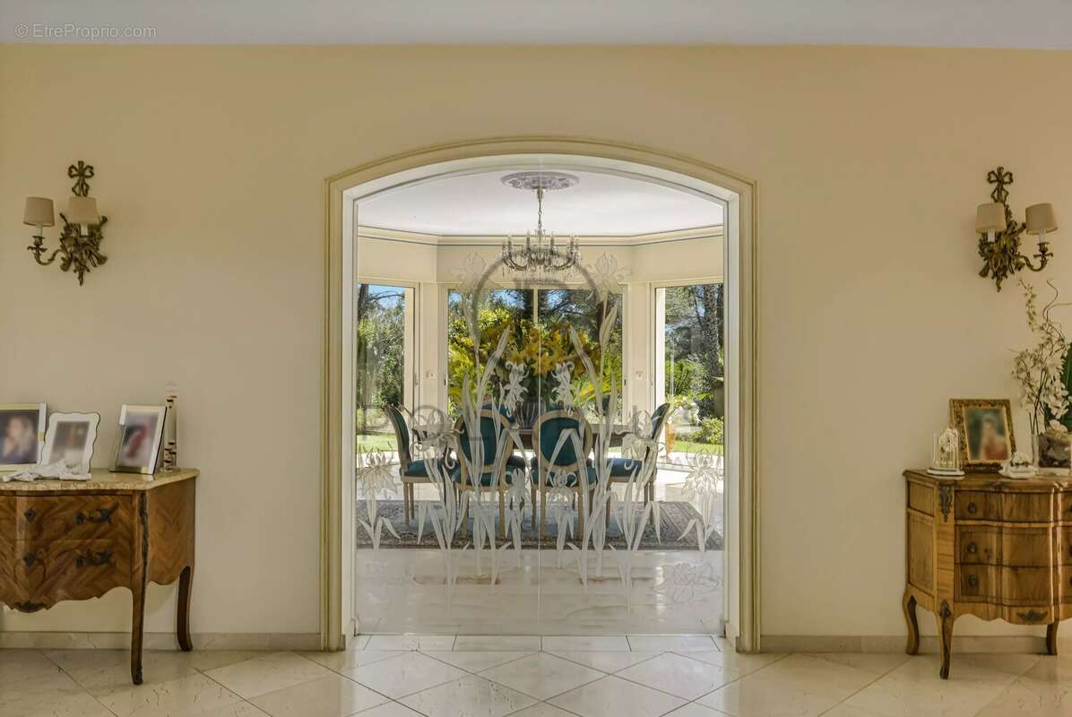 Maison à MOUGINS