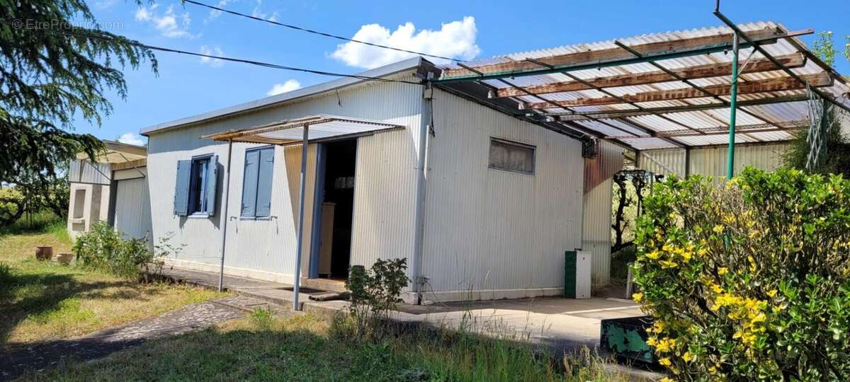 Maison de villegiature a renover - photo 2