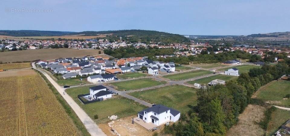 Terrain à DIEULOUARD