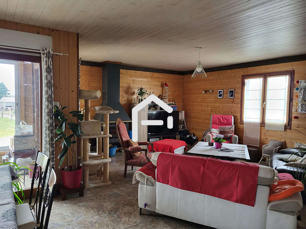 Maison 149 m² à Arnac-Pompadour  - photo 7