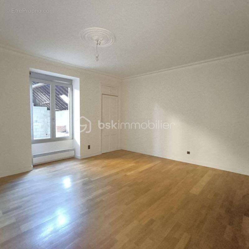 Appartement à FOUGERES