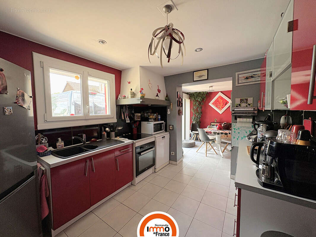 Maison à LA BONNEVILLE-SUR-ITON