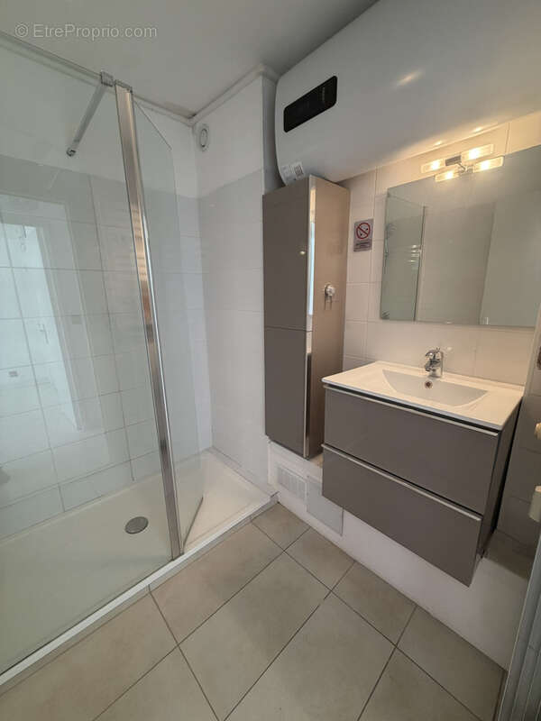 Appartement traversant 3 pièces avec vue mer proche centre-ville de sainte maxime - photo 7