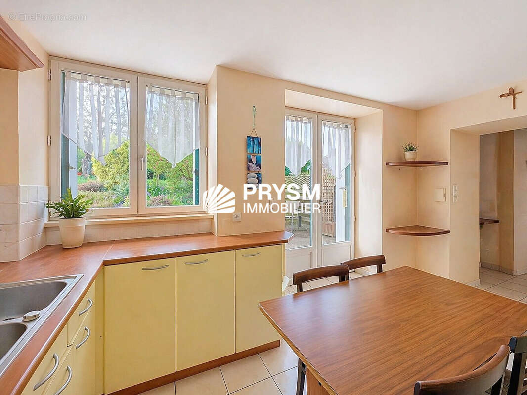 Maison à SAINT-SULPICE-LA-FORET