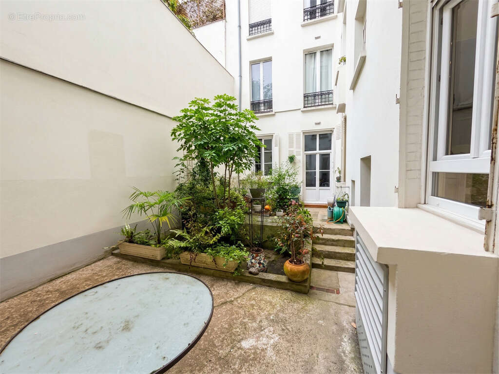 Appartement à NEUILLY-SUR-SEINE
